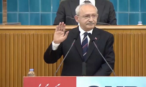 Kılıçdaroğlu grup toplantısında gözyaşlarına hakim olamadı!